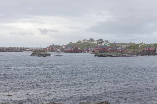 Norveç Gizemli Bir Fiyort Dağlar Sis Suyun Üzerinde Tek Renkli — Stok fotoğraf