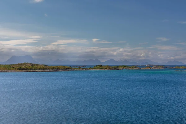 Ein Mystischer Fjord Norwegen Mit Bergen Und Nebel Der Über — Stockfoto