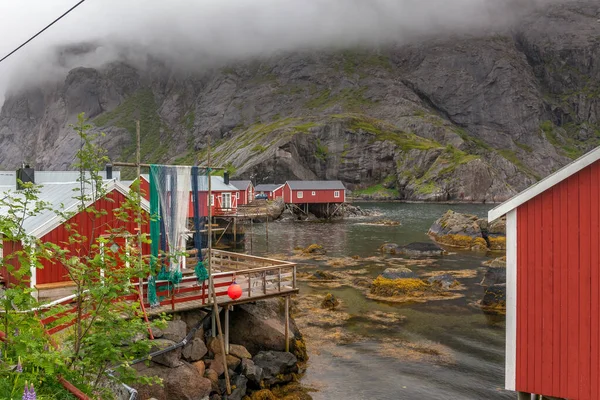 Casas Tradicionales Madera Roja Rorbuer Pequeño Pueblo Pesquero Nusfjord Islas — Foto de Stock