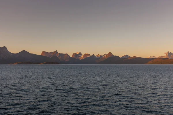 Norveç Fiyort Manzarası Çok Etkileyici Norveç Renkli Bir Sabah Sahnesi — Stok fotoğraf