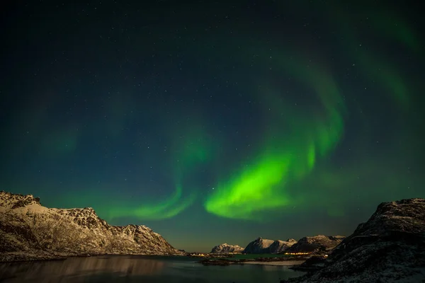 Bela Aurora Boreal Luzes Verdes Norte Céu Estrelado Com Luzes — Fotografia de Stock