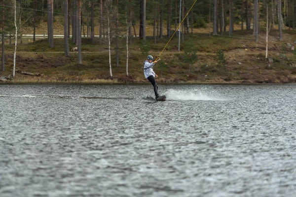 Fagersta Szwecja Maj 2020 Teenager Wakeboarding Lake — Zdjęcie stockowe