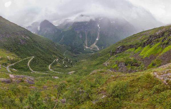 Виндовая Дорога Норвегии Змеиная Дорога Горах Норвегии Выборочный Подход — стоковое фото