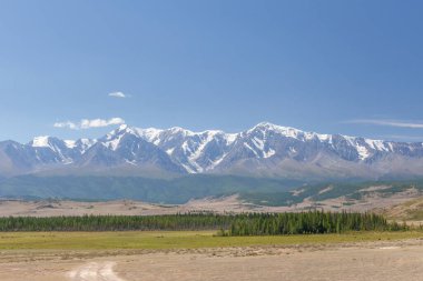Belukha Dağı manzarası. - Rusya. Belukha Dağı, Altai 'nin Altın Dağları adlı Dünya Mirası Alanının bir parçasıdır..