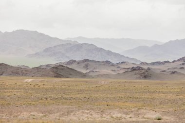 Tipik Moğol manzarası. Moğol Altai, Moğolistan