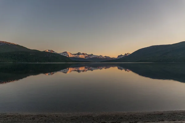 Fantastisk Utsikt Med Fiord Och Berg Odmowa Vackera Selektywne Skupienie — Zdjęcie stockowe