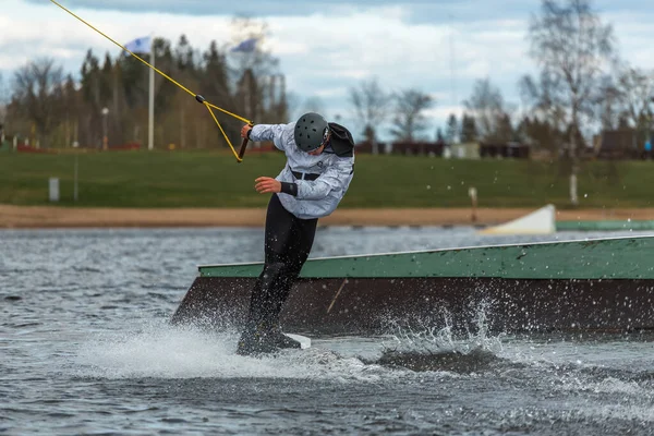Fagersta Szwecja Maj 2020 Teenager Wakeboarding Lake Physical Education Lesson — Zdjęcie stockowe