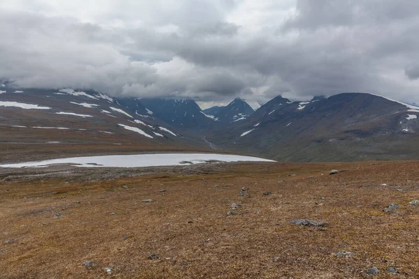 Piękna Dzika Przyroda Parku Narodowego Sarek Szwecji Laponia Śnieżnymi Szczytami — Zdjęcie stockowe