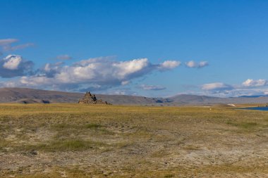 Tipik Moğol manzarası. Moğol Altai, Moğolistan.