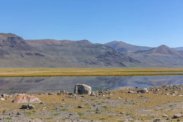 Paysages Mongolie Rivière Montagnes Beau Ciel Été — Photo