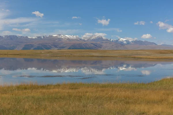 Typowy Widok Mongolskiego Krajobrazu Mongolski Altai Mongolia Piękny Krajobraz Górski — Zdjęcie stockowe