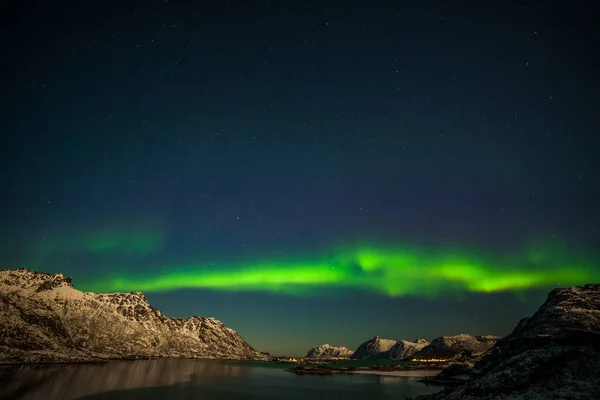 Luces Boreales Aurora Boreal Sobre Montañas Fiordos Con Muchas Estrellas — Foto de Stock