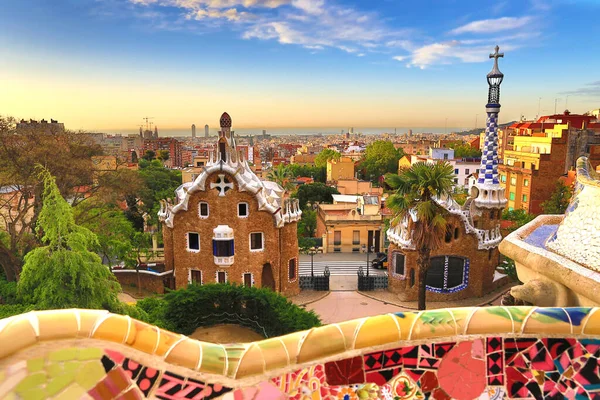 Barcelona, Spain: Park Guell. View of the city from Park Guell in Barcelona sunrise. Park Guell by architect Antoni Gaudi — Stock Photo, Image