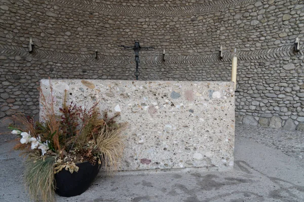 Dachau, Bavyera, Almanya - 2 Nisan 2019: Dachau Toplama Kampı içindeki İsa 'nın Ölümcül Izdırabı Kilisesi.