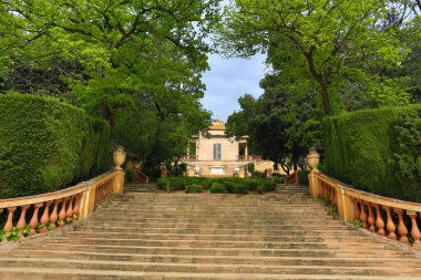Horta Labirenti Parkı. Horta Labirenti. Passeig de Castanyers 'da. En eski bahçe şehri, 1792 'de Domenico Bagutti tarafından tasarlandı. Barselona 'da. Katalonya. İspanya