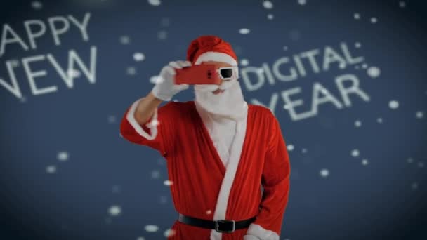 Święty Mikołaj Swoim Telefonem Komórkowym Robi Zdjęcia Noworoczne Animowanym Śnieżnym — Wideo stockowe