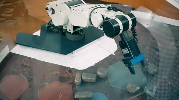Επιστημονικό Πείραμα Ρομπότ Σεληνιακό Rover Οποίο Ελέγχεται Αποστάσεως Μπλε Λευκό — Αρχείο Βίντεο