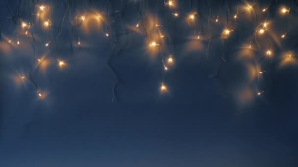 Рождественская Гирлянда Сверкает Ночное Небо Огни Виде Ночного Неба Рождественской — стоковое видео