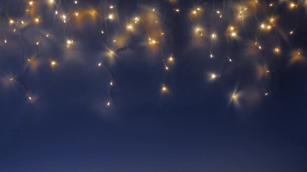 Ghirlanda Dell Albero Natale Brilla Come Cielo Notturno Luci Sotto — Video Stock