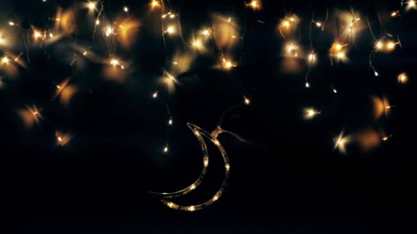 Vánoční Věnec Třpytí Jako Noční Obloha Měsíc Brzy Vyjde Světla — Stock video