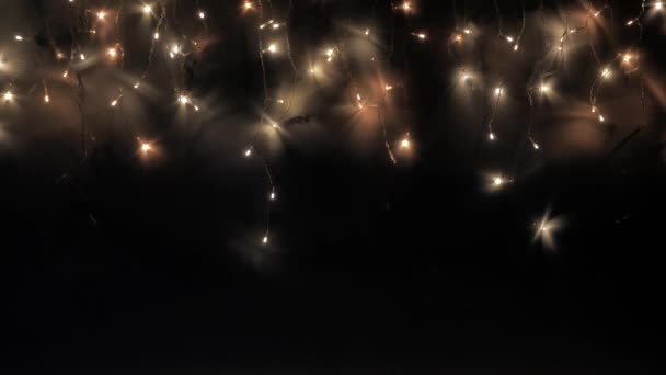 Kerstboombloemenslinger Glinstert Als Nachtelijke Hemel Maan Zal Spoedig Opkomen Lichten — Stockvideo