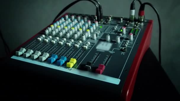 Equipamento de karaoke. Equipamento de som. Configurações de DJ remoto, som e música . — Vídeo de Stock