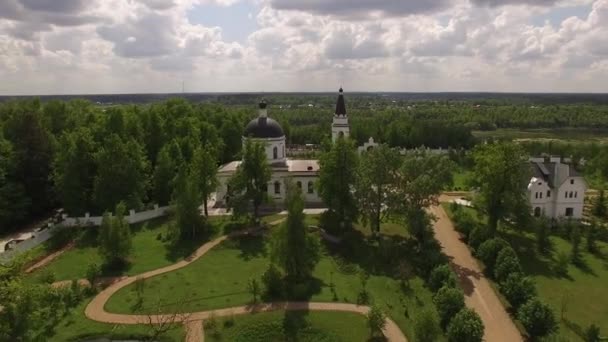 Moskova Bölgesinde Bulunan Bir Yüzyıl Rus Ortodoks Kilisesinin Hava Fotoğrafçılığı — Stok video