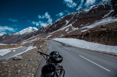 Leh 'ten Ladagh' a olan yolculuğum. Dünyanın en yüksek yolu. Hindistan Himalayaları