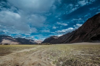 Leh 'ten Ladakh' a yaptığım moto gezisi. Dünyanın en yüksek yolu. Hindistan, Himalayalar