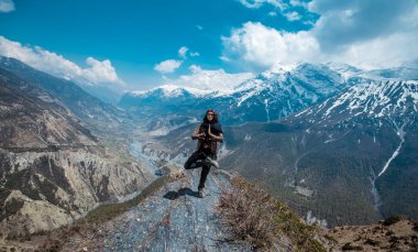 Annapurna Gezisi. Nepalli Himalayalar.