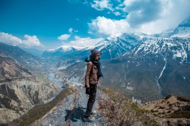 Annapurna Gezisi. Nepalli Himalayalar.