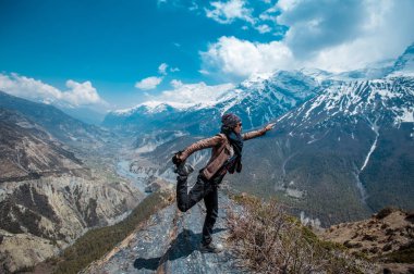 Annapurna Gezisi. Nepalli Himalayalar.