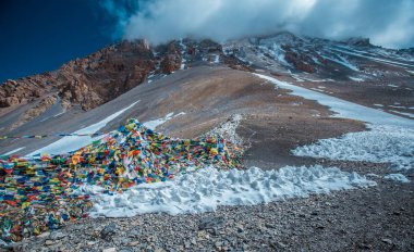 Annapurna Gezisi. Nepalli Himalayalar.