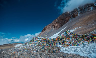 Annapurna Gezisi. Nepalli Himalayalar.