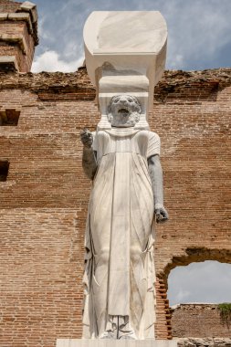 Pergamon antik şehrindeki Kırmızı Salon Bazilikası.