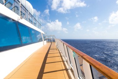 Cruise Gemi boş açık güverte