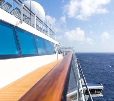 Cruise Gemi boş açık güverte