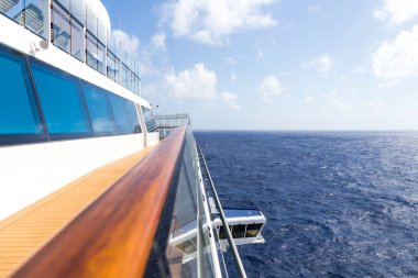 Cruise Gemi boş açık güverte