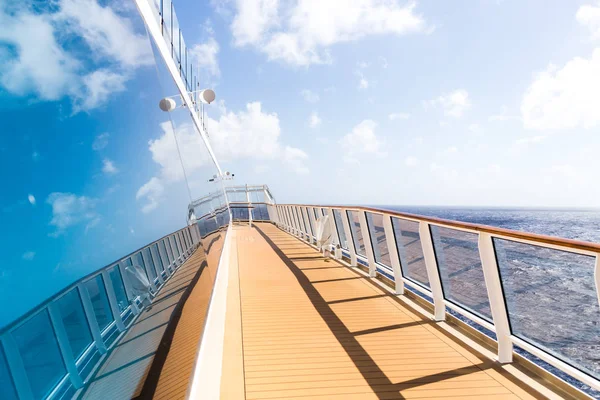 Cruise Ship Empty Open Deck — Stock Photo, Image