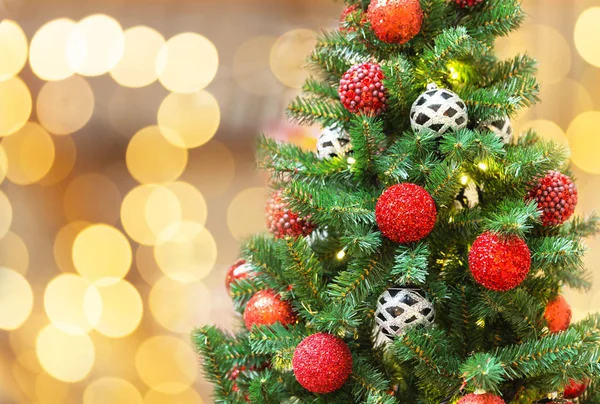 Árvore Natal Com Decoração Vermelha Shopping — Fotografia de Stock
