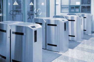 güvenlik ağ geçidi ve Elektronik kart okuyucu