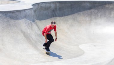 Venice, Amerika Birleşik Devletleri - 21 Mayıs 2015: Venice Sahili, patenciler Skatepark, Kaliforniya'da. Venice Sahili La County en popüler plajlarından biridir.