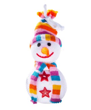 Beyaz arka plan üzerinde izole kar kardan adam gülümseyen