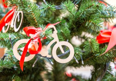Bisiklet dekorasyon ile Noel ağacı