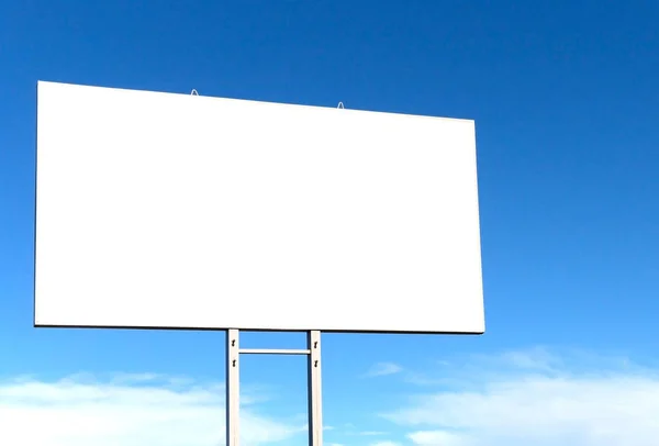 Grote Lege Billboard Een Langs Weg Blauwe Hemel — Stockfoto