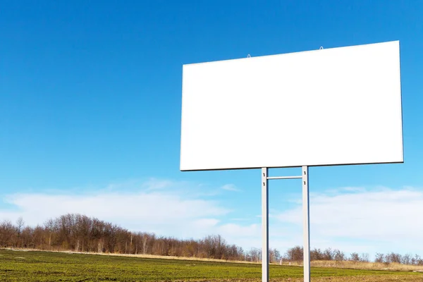 Velké Prázdné Billboard Silnici Modrá Obloha — Stock fotografie