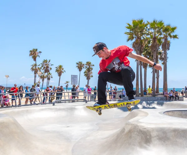 Venecia Estados Unidos Mayo 2015 Venice Beach Skaters Skatepark California — Foto de Stock