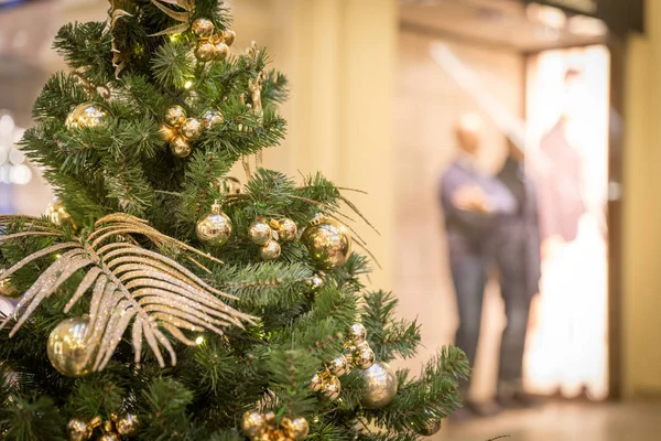 Decorazione Dell Albero Natale Nel Centro Commerciale — Foto Stock