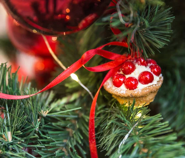 Decoração Árvore Natal Com Sobremesa Cupcake Fita — Fotografia de Stock