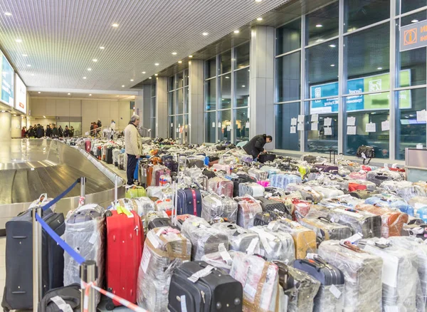 Moskou Rusland November 2015 Veel Van Toeristische Zakken Luchthaven Domodedovo — Stockfoto